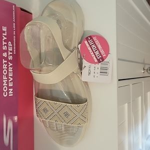 Skeckers size 8 sandals